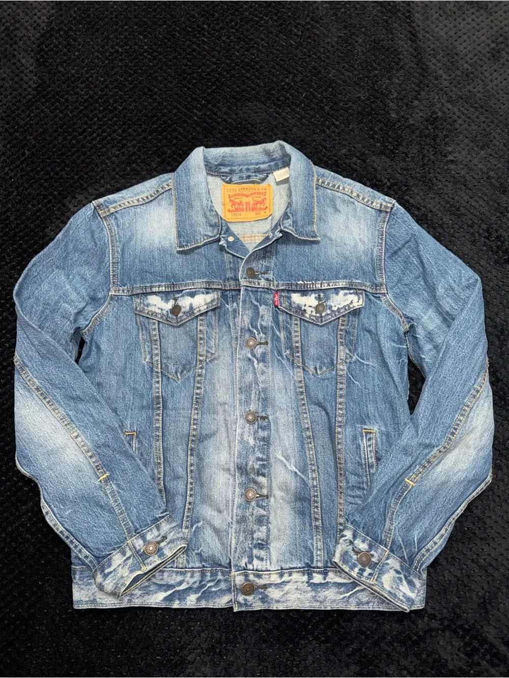 Levi’s Trucker Denim Jacket Men’s Blue Distressed Faded Vintage Size Medium
